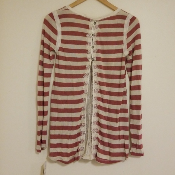 Lace split back tee - Picture 6 of 6